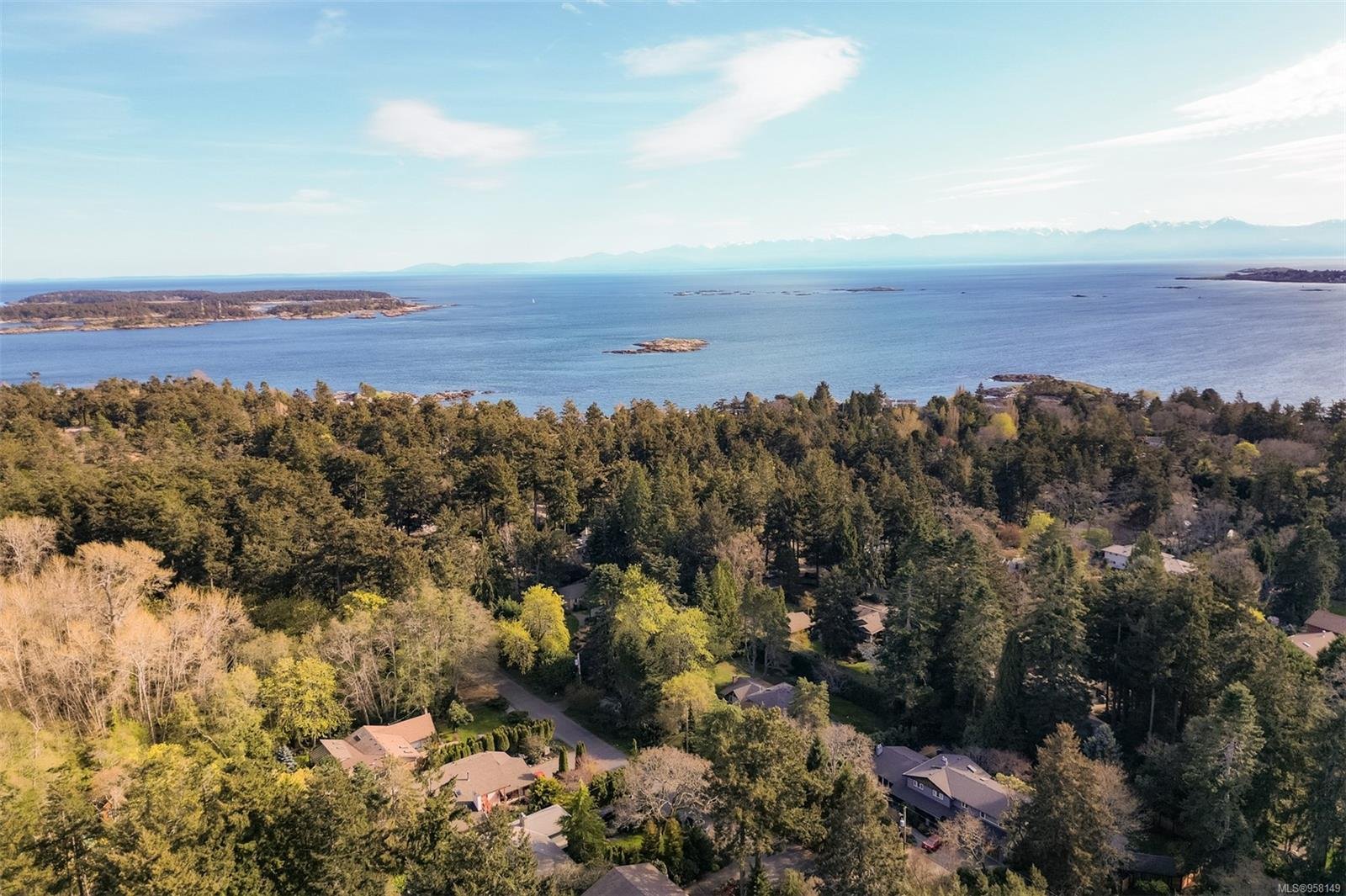 2789 Arbutus Rd