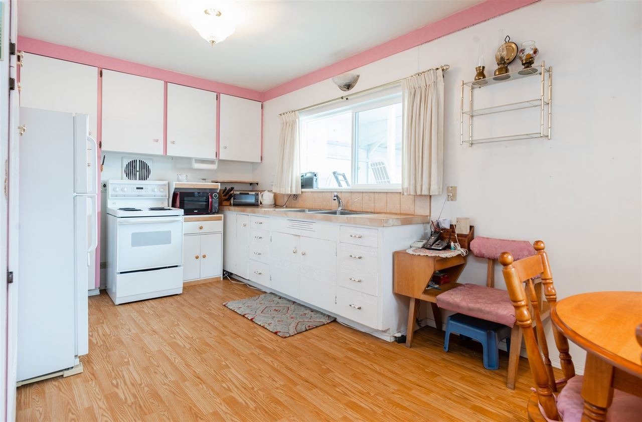 1332 W 58th Ave