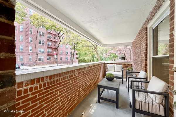 915 E 17th Street 116