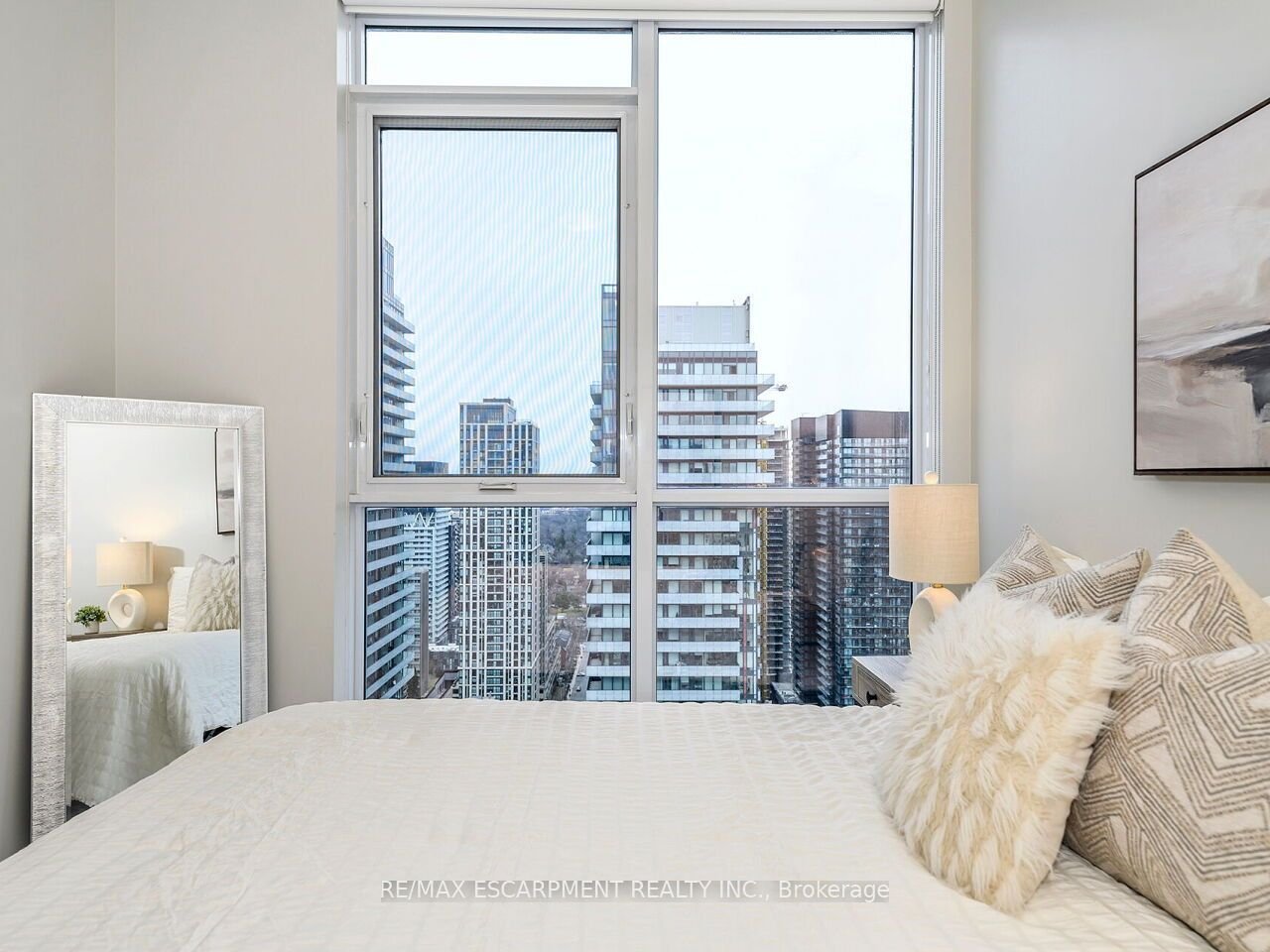 BEGINNER LUXURY IN MIDTOWN 