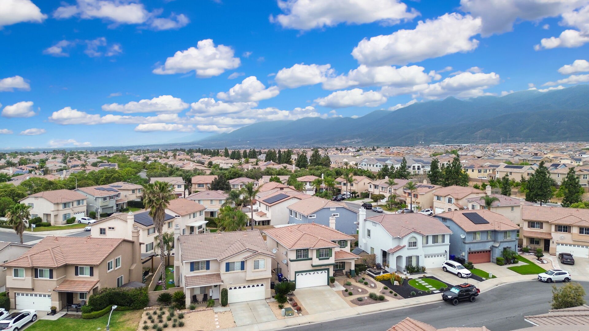5744 Tamarisk Way