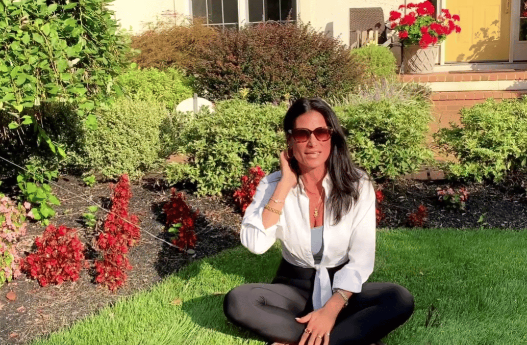 CAPTURE YOUR HOME'S BEAUTY BEFORE THE SEASONS CHANGE-HOLLY'S TIP OF THE DAY!