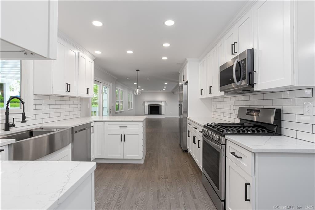 115 Fresh Meadow Dr,  Trumbull