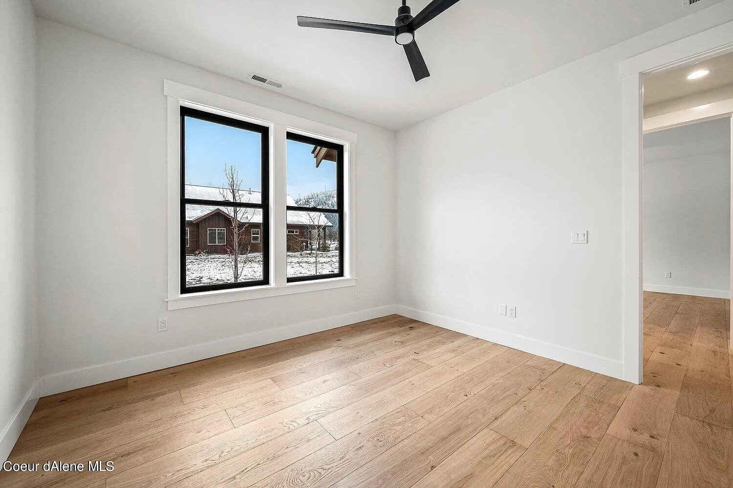 428 W Beach Ct