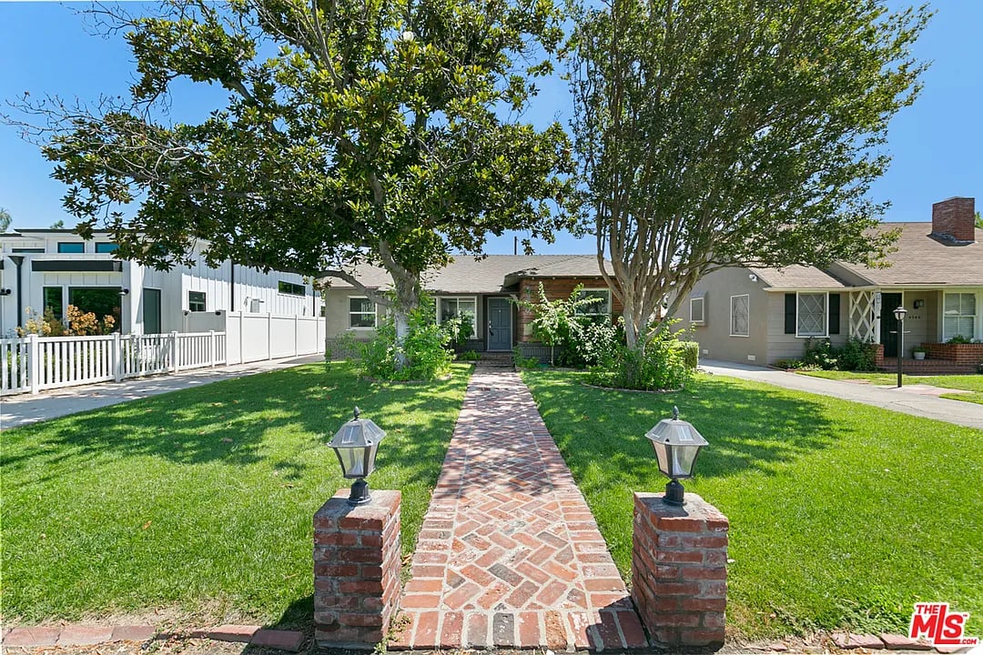 4550 Simpson Ave