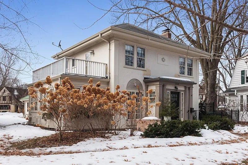 1249 W Minnehaha Pkwy