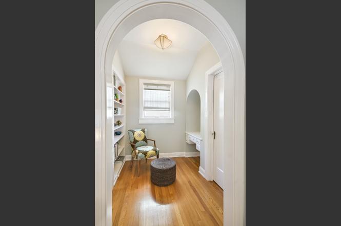 204 W 32nd St
