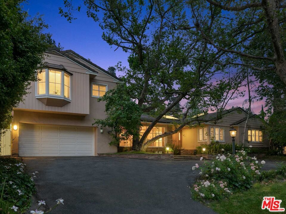 2064 Coldwater Canyon Dr