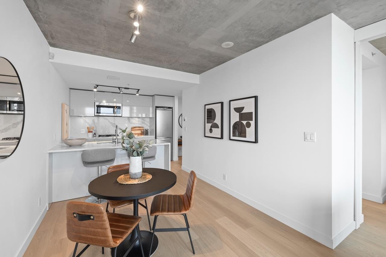 3705-128 W Cordova Street
