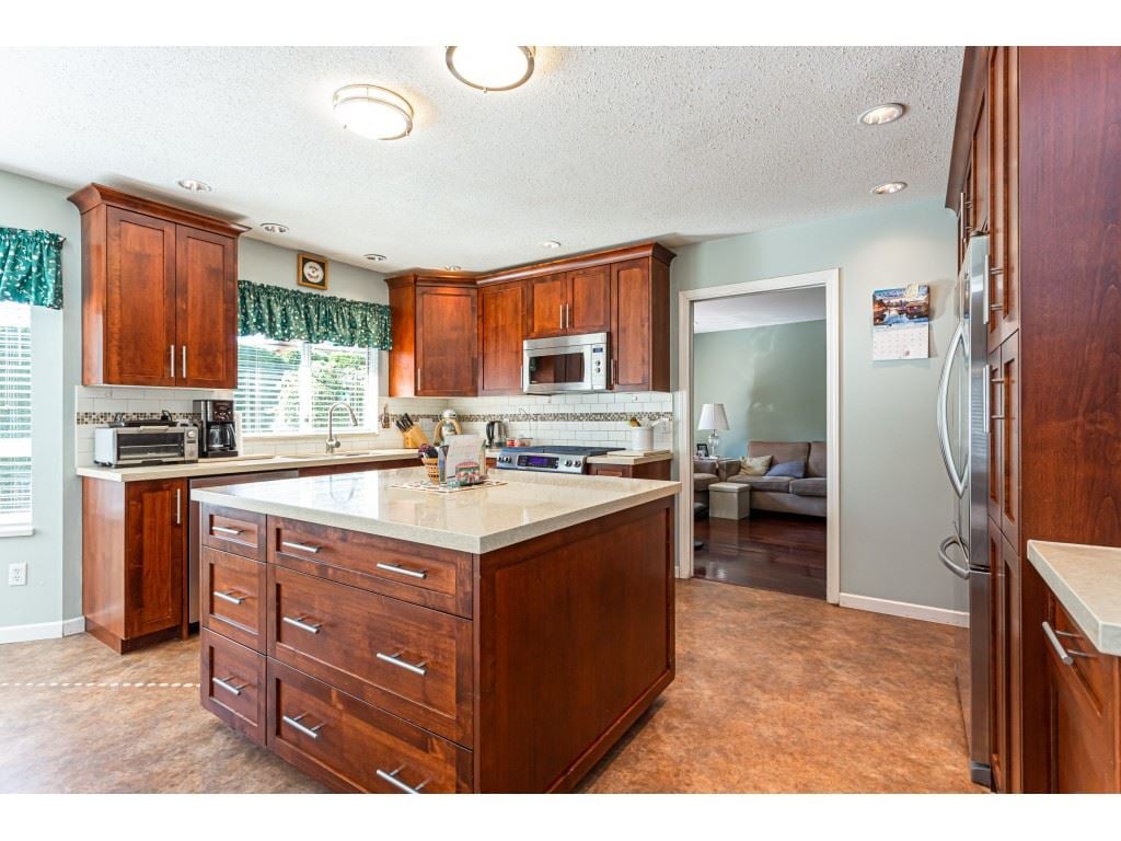 8168 154 St