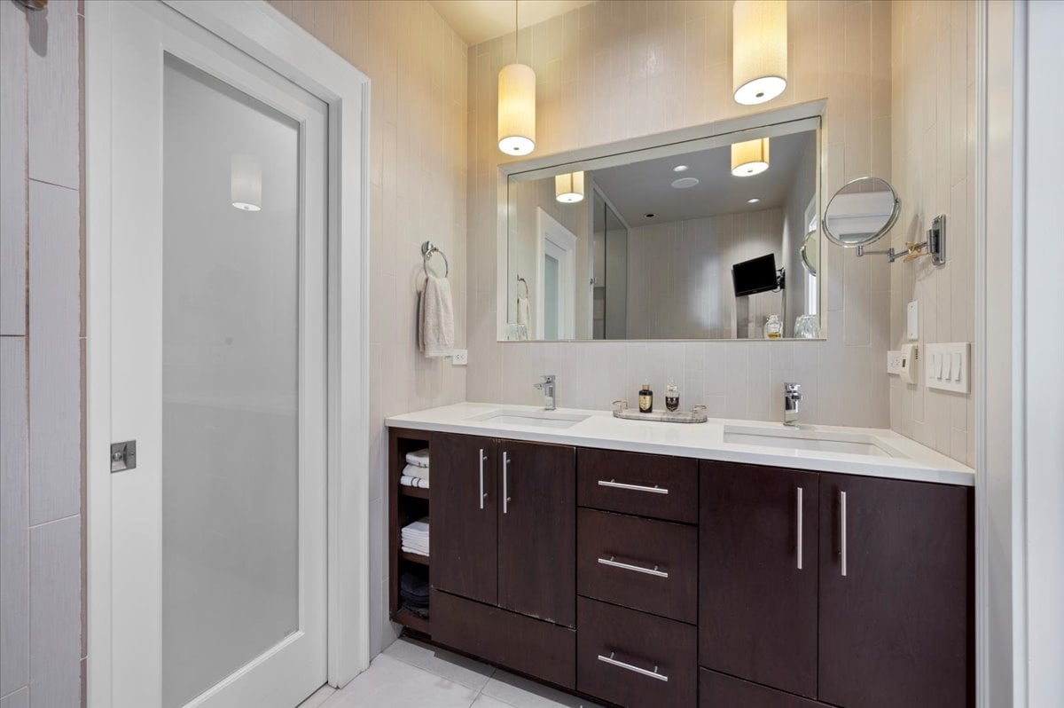 1821 N Larrabee Unit 2