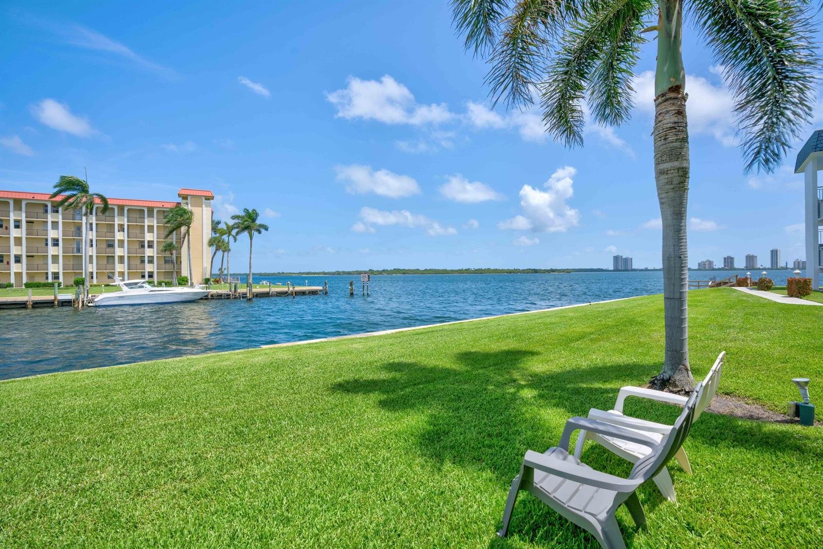 111 Shore Court Ct # 305