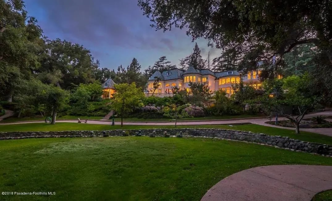 4158 Commonwealth Ave