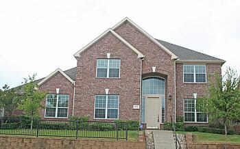 1004 Thorncliff Trl