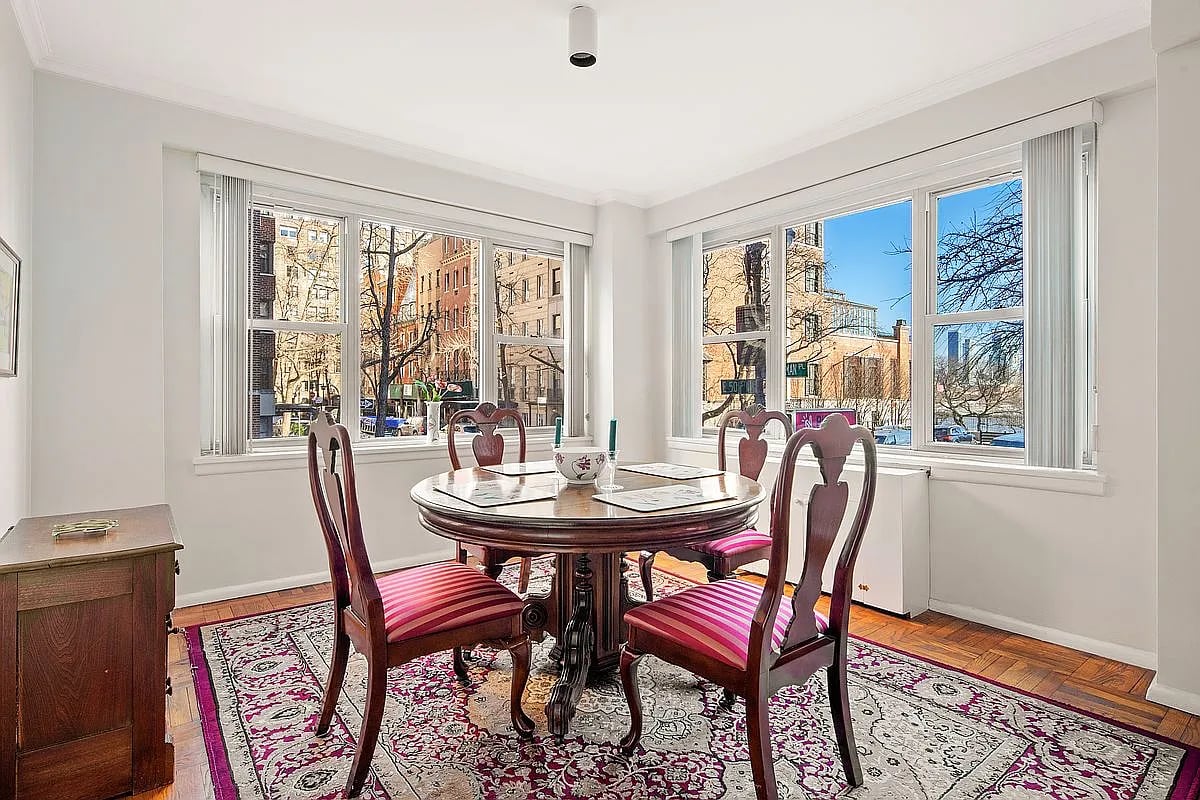12 Beekman Pl #2A