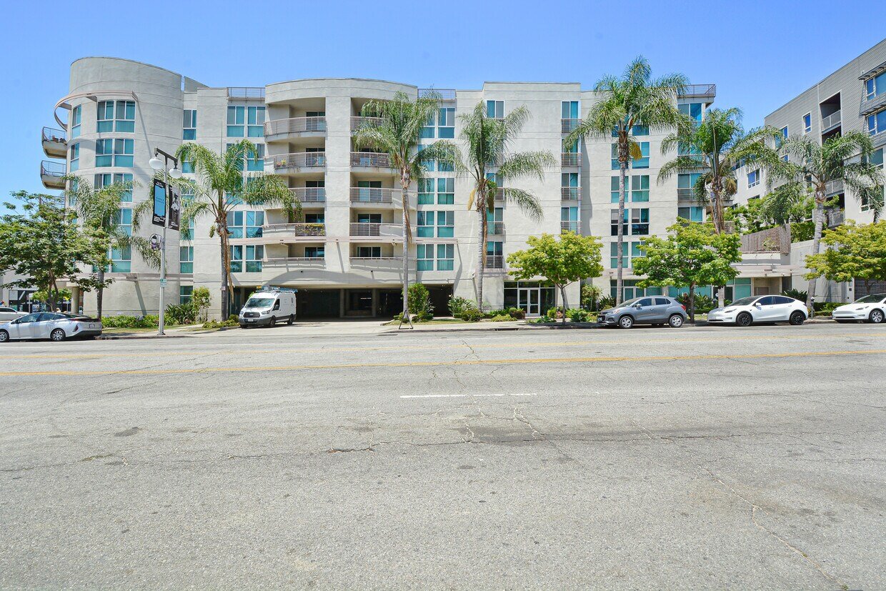261-269 S San Pedro St