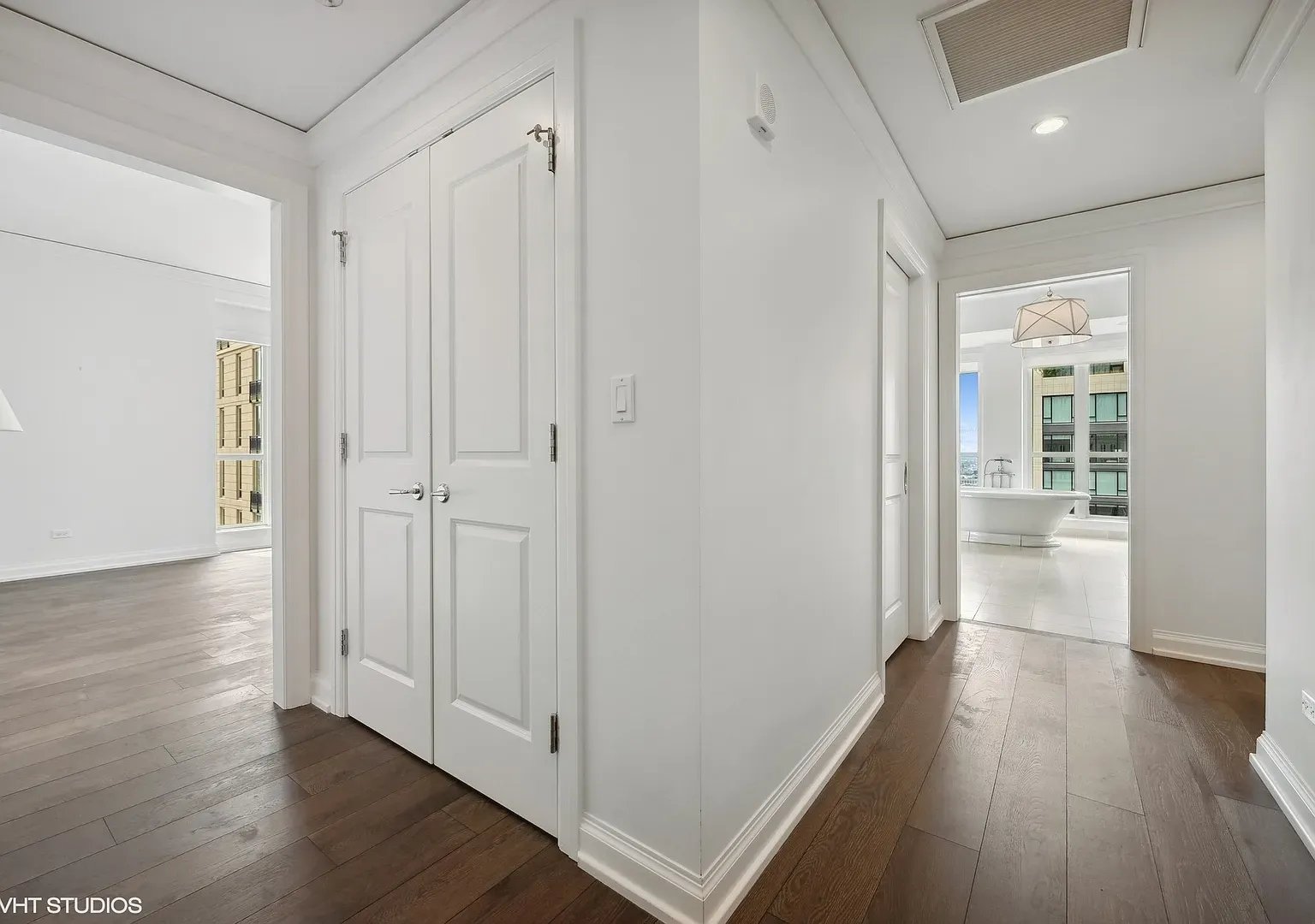11 E Walton St APT 3101