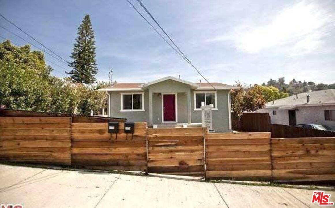 3338 Cazador St