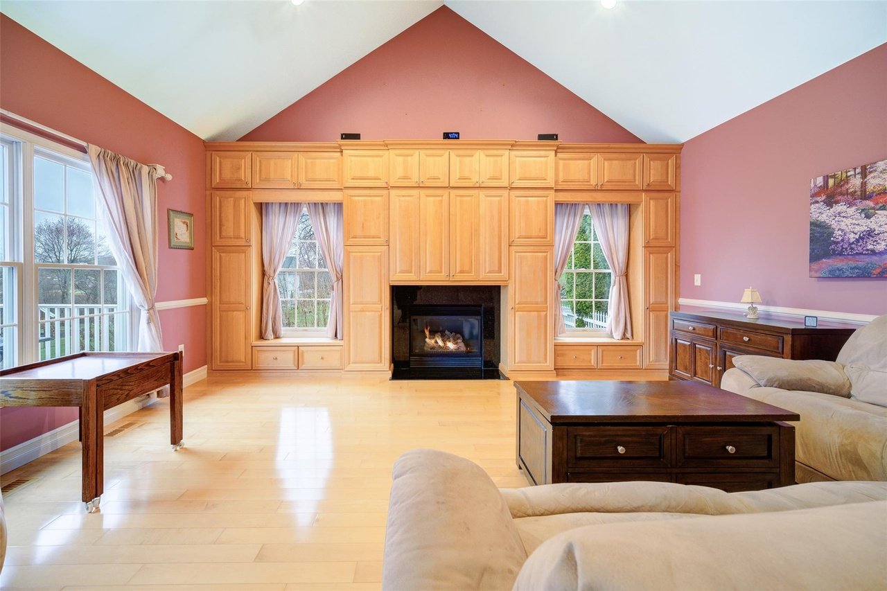 48 Duke Drive
