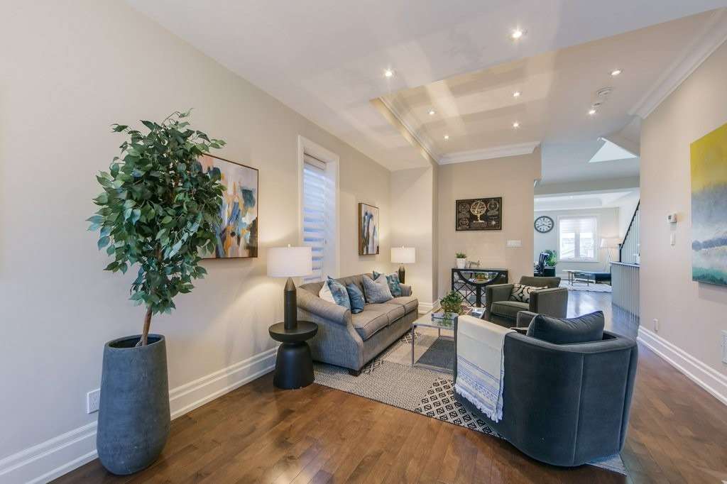 455 Scarborough Rd