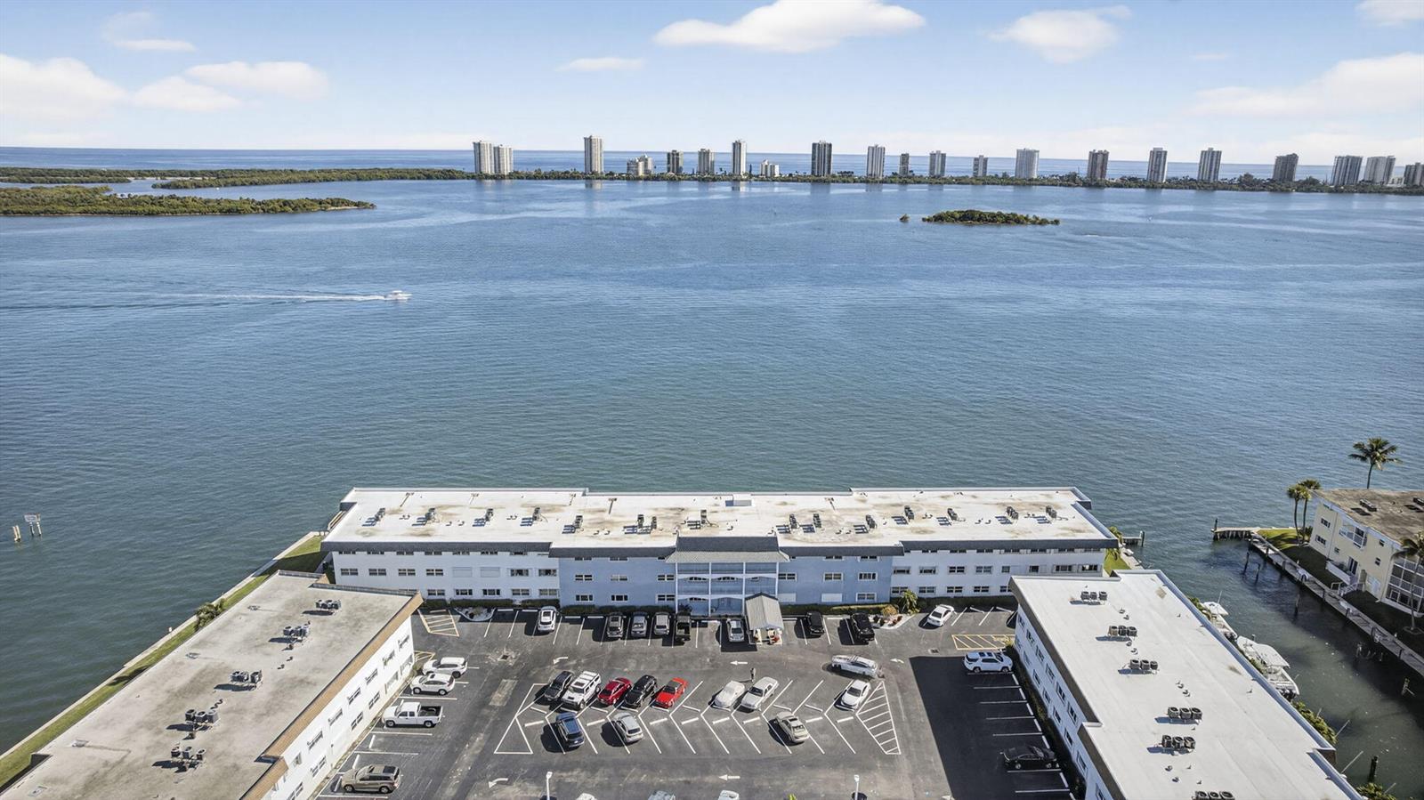100 Shore 307 Ct