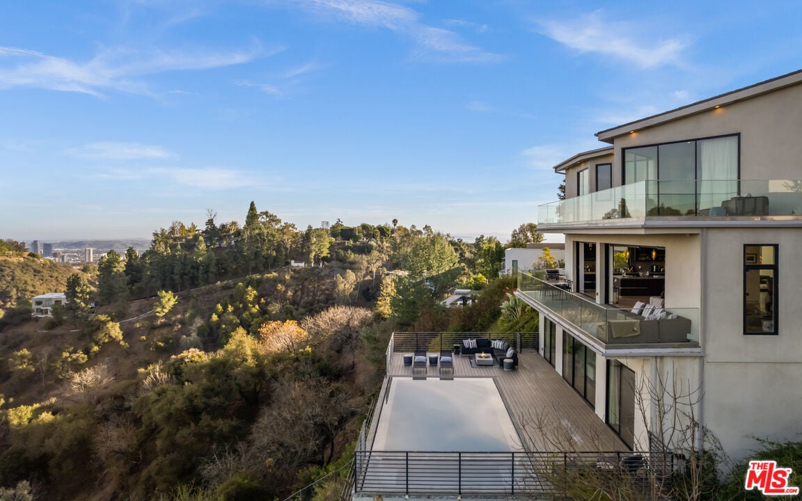 Aurelian Crest, Linda Flora Dr, 90049