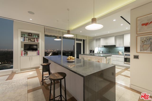 1200 Club View Dr #14N