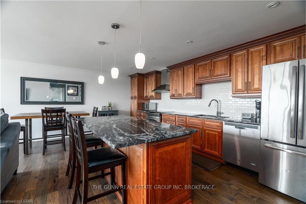 45 Pond Mills Rd 806