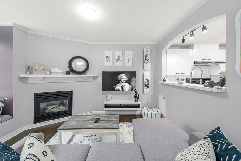 995 Lynn Valley Rd, #3