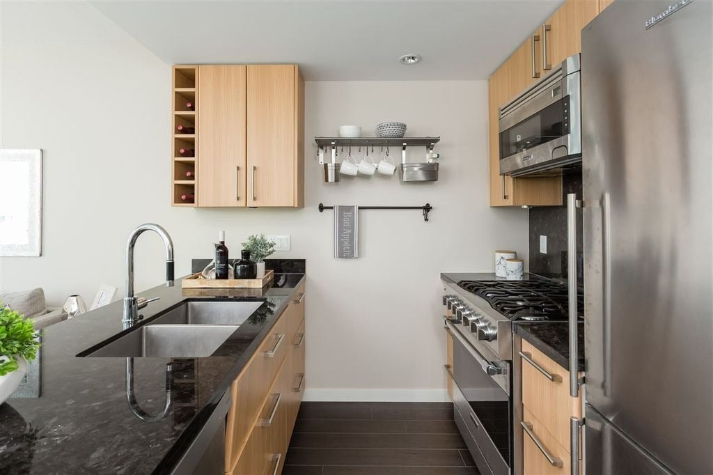 1708 Columbia St, #1101