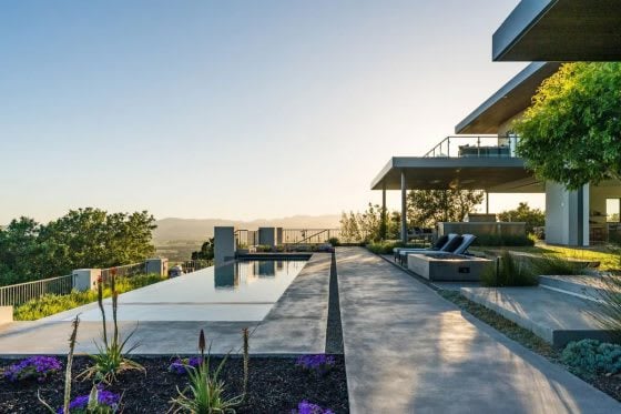 Inside a Contemporary Wine Country Aerie