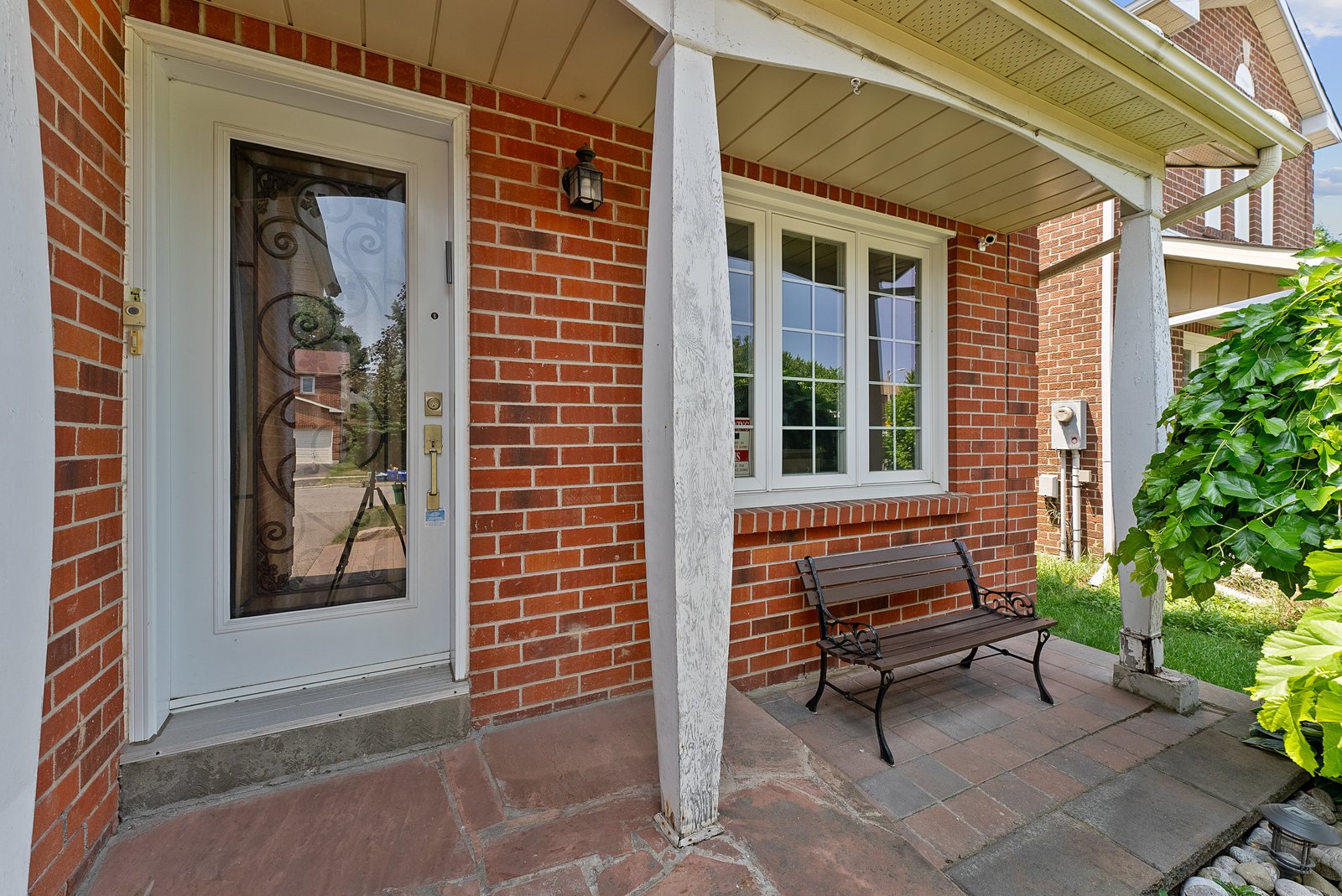28 Thornway Ave
