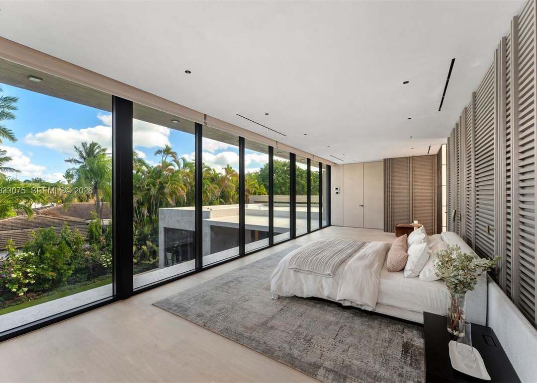 661 Melaleuca Ln
