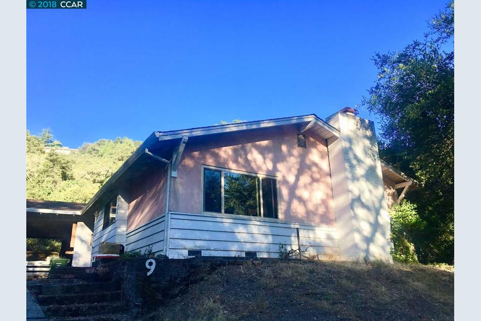9 Easton Ct