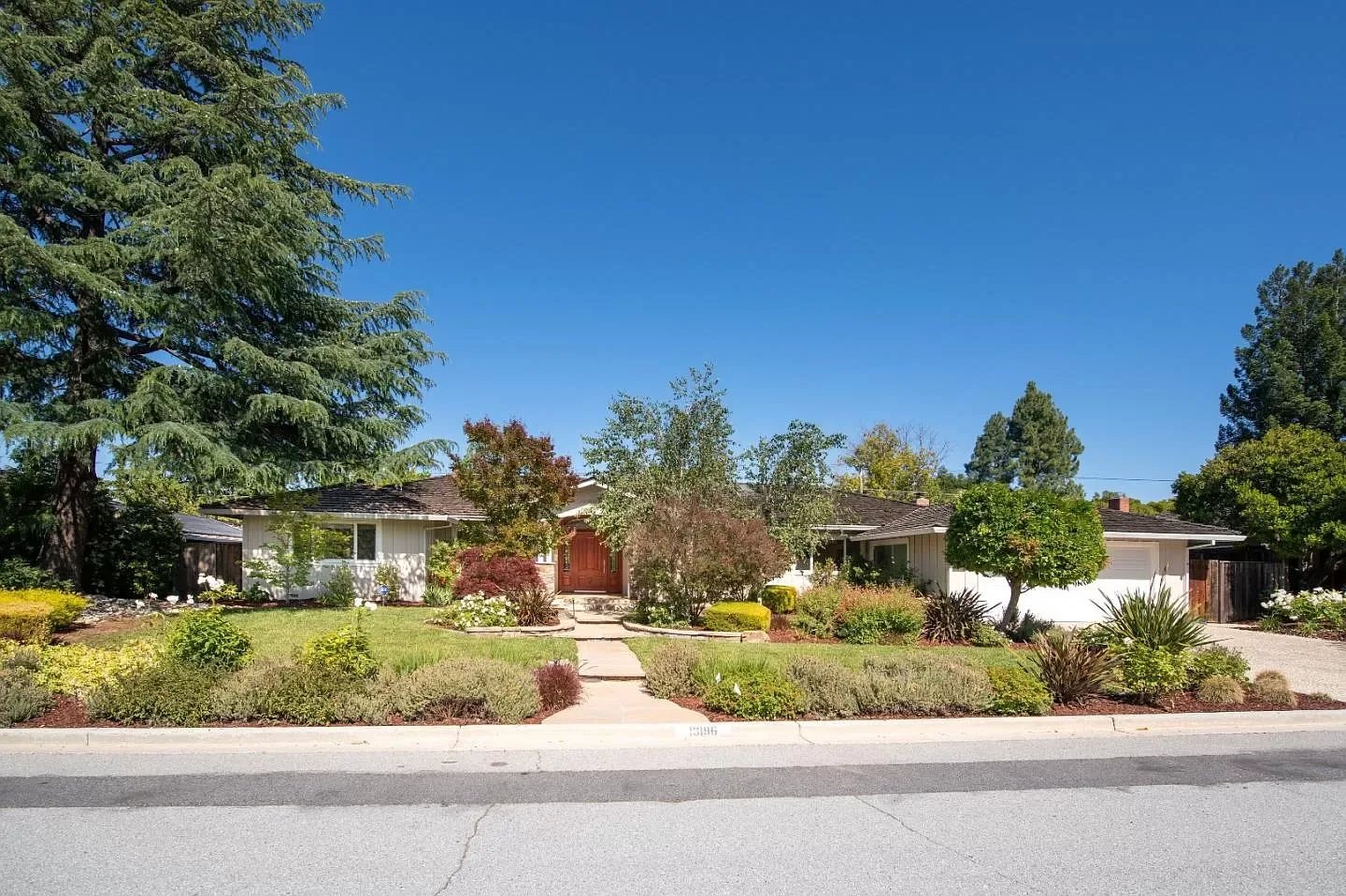 13196 Ten Oak Way