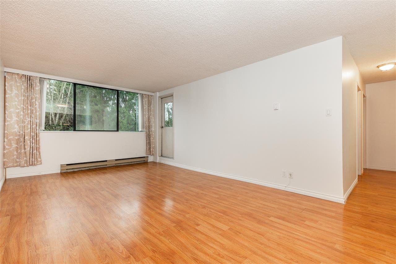 303-9521 Cardston Ct