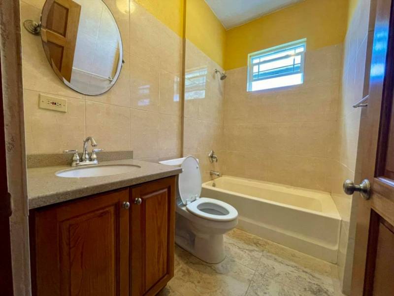 221 Brady Ghut 2 Bedroom Apartment