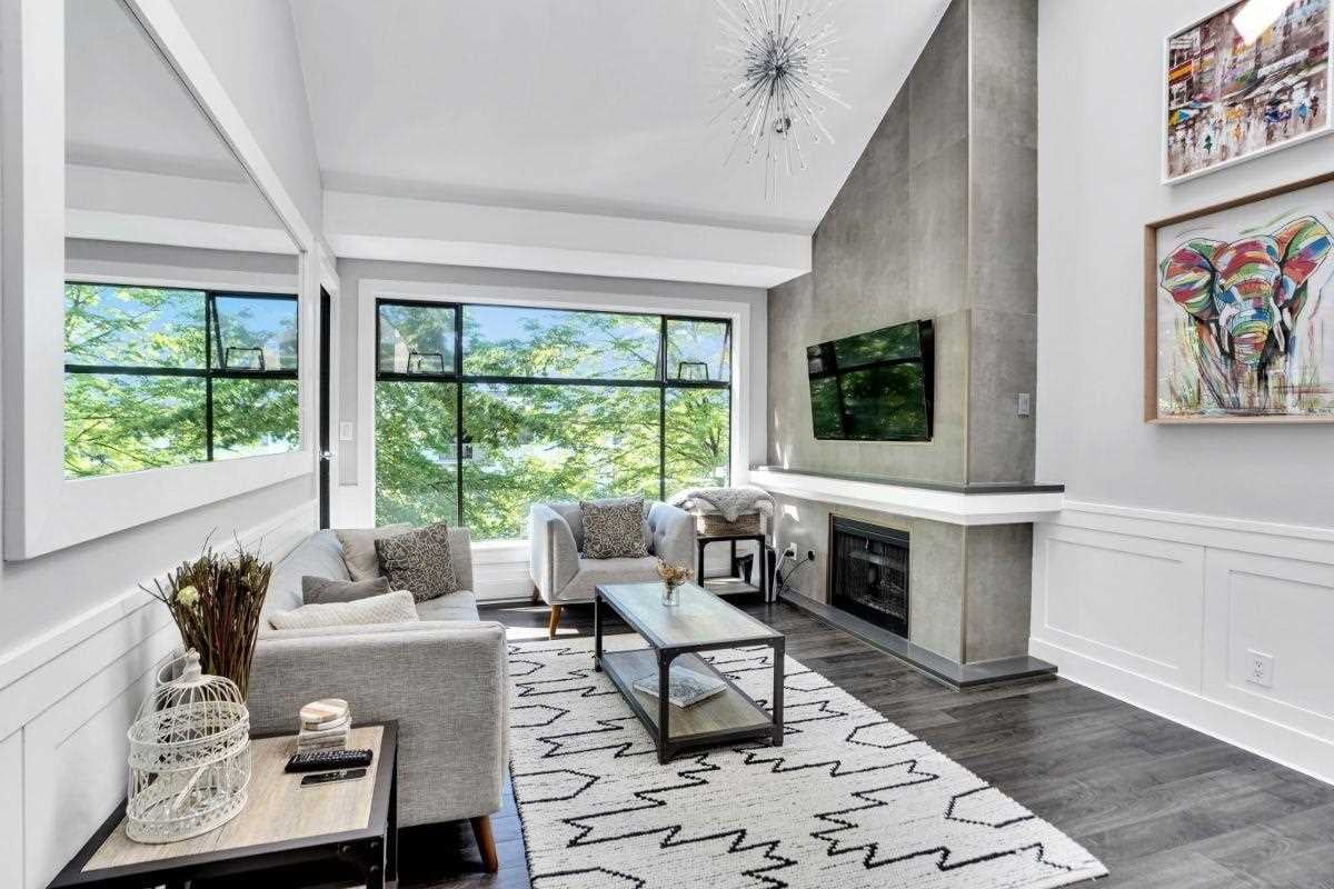 303-1702 Chesterfield Avenue, North Vancouver