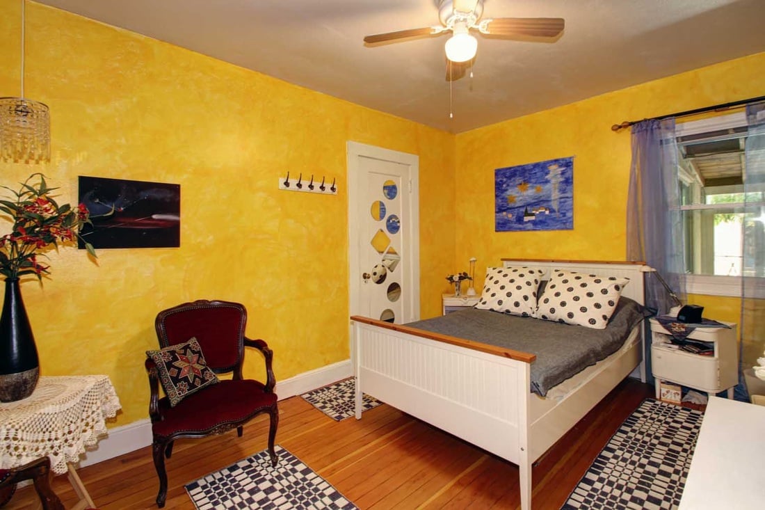 Just Listed! Excellent Location! and Under $300K!