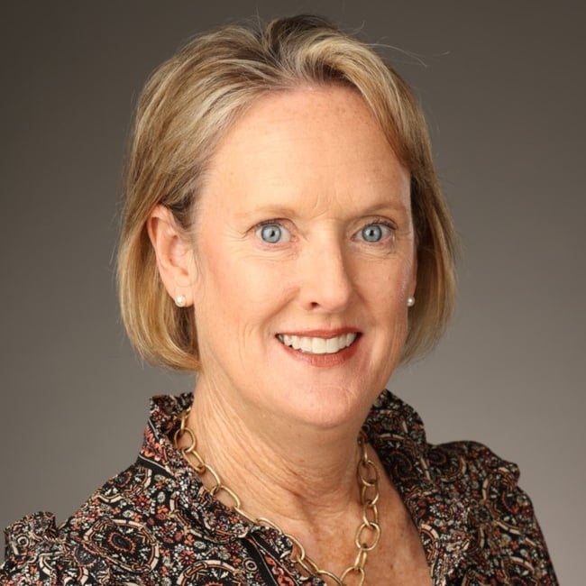 Michele Moffitt Emerald Isle, NC Real Estate Agent Headshot