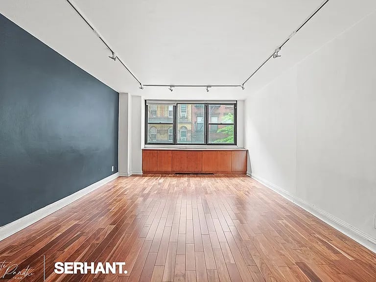 225 East 36th Street Unit: 2N