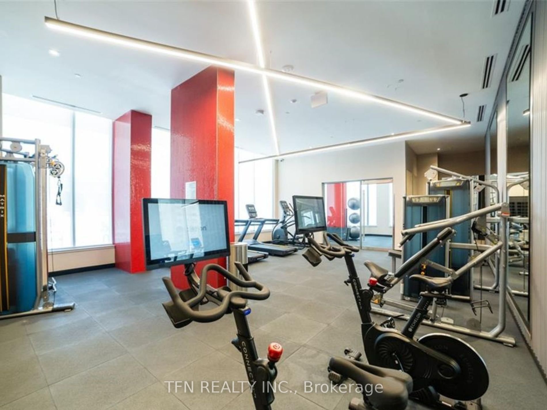 212 King William Street Unit: 910