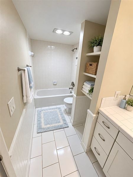 1166 6th Ave APT 17B