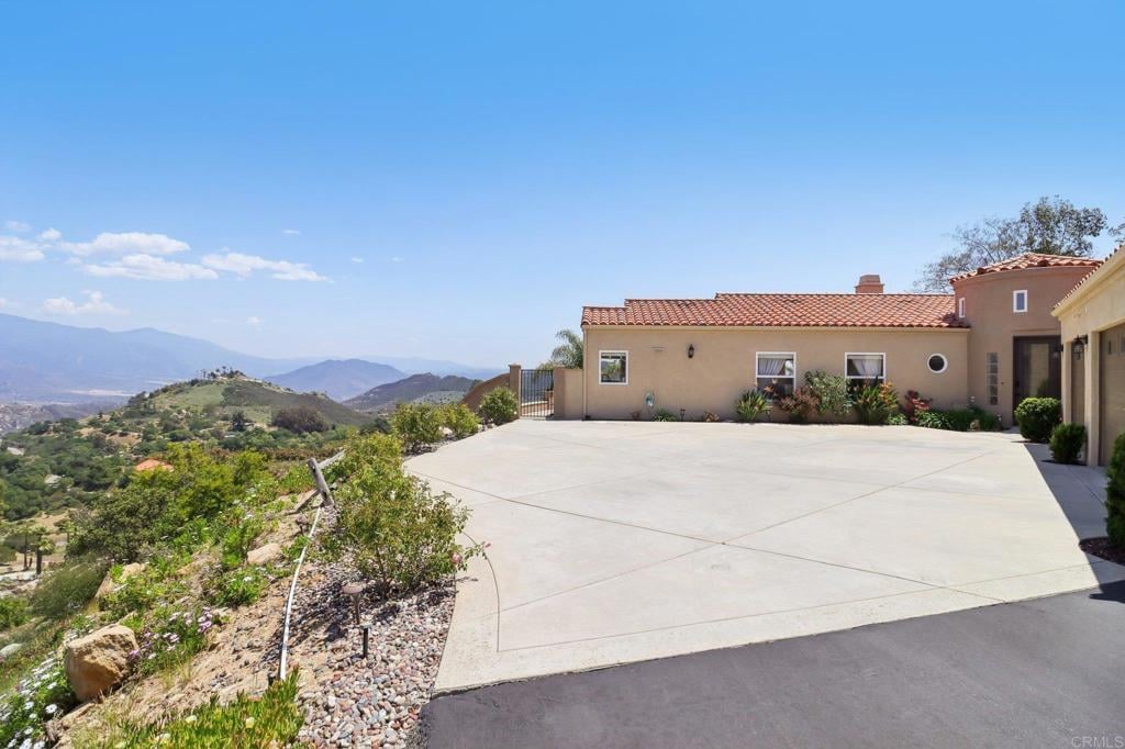 944 Rainbow Crest Rd