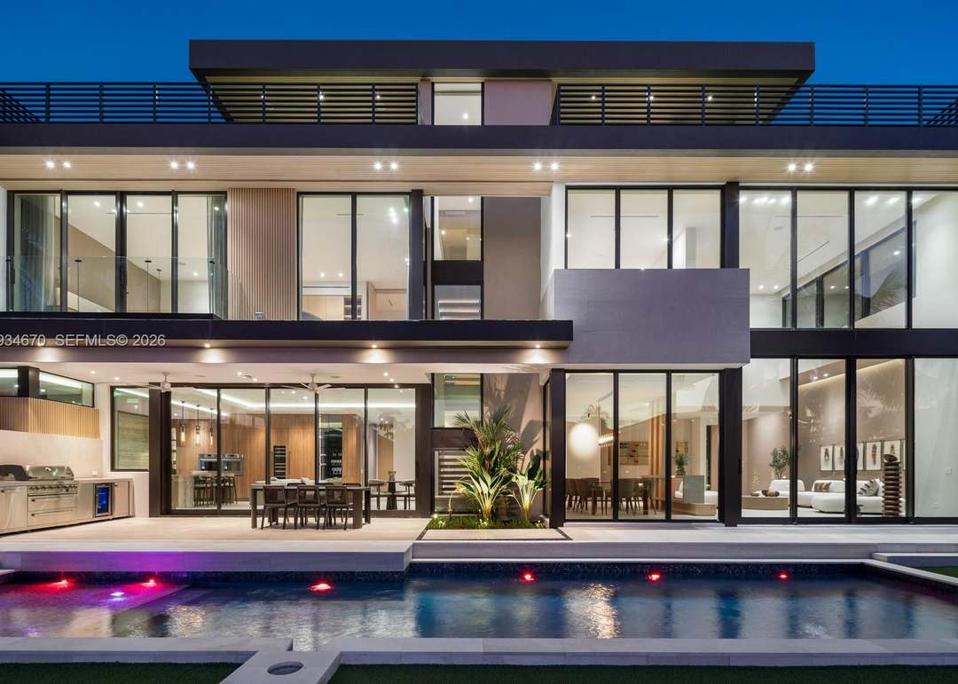 641 Flamingo Dr