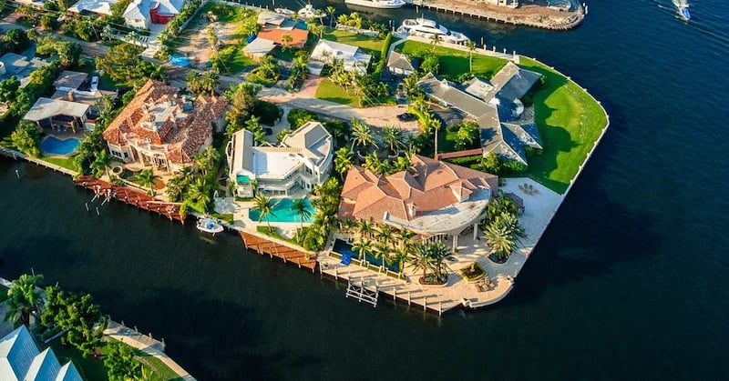 Discover the Rio Vista neighborhood in Fort Lauderdale, featuring luxury waterfront homes, tree-lined streets, and a charming residential atmosphere in South Florida.