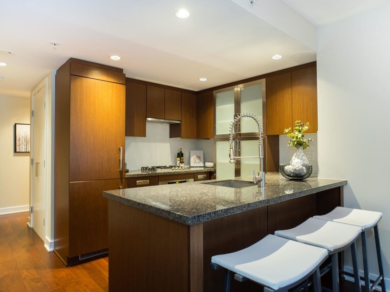1055 Richards St, #1605