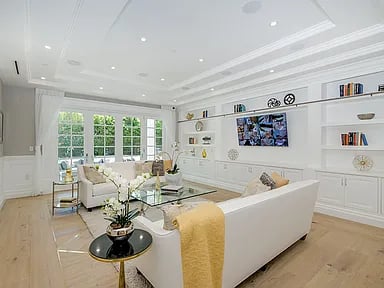 13916 W Sunset Blvd