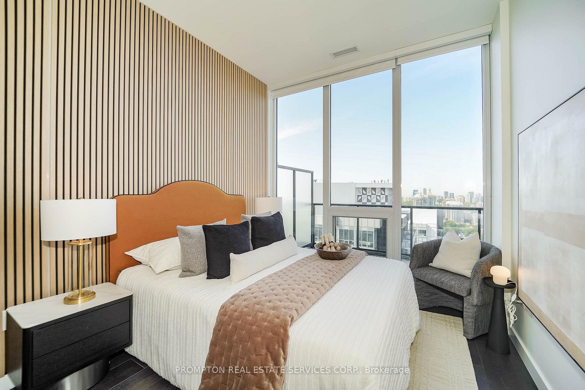 SEASONS CONDOS PENTHOUSE 