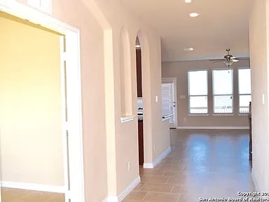 3172 Magnolia Mnr